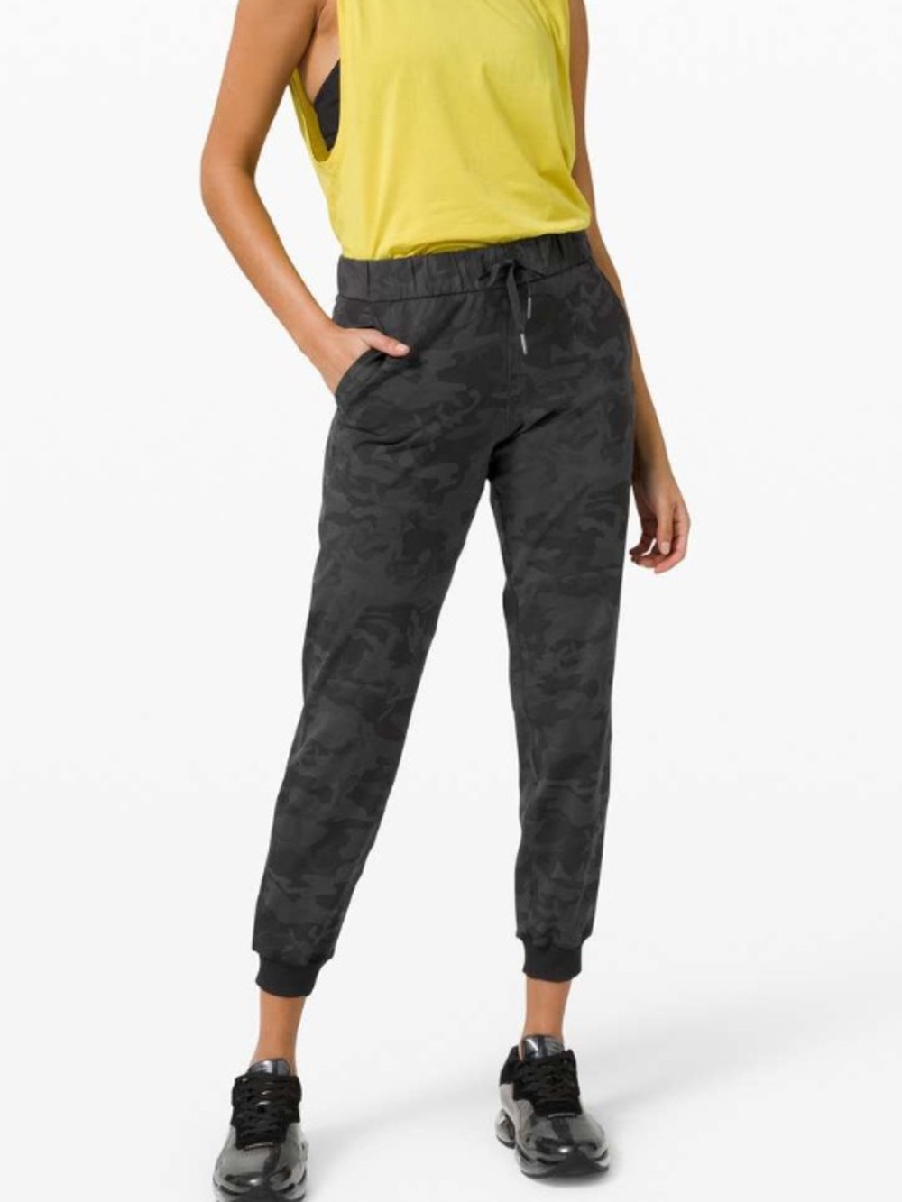 Lululemon On the Fly Jogger *Luxtreme Size 4
